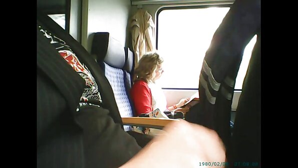 Latina MILF ilə böyük döşlər və butt Rides horoz sonra verir minyon