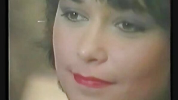 Şirin şey həyatındakı ən heyrətamiz oğlanla tanış olur